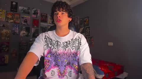 Snapshot of ian_versace chatting on 10-26-25, 03:29 Andres online show from 10-26-25, 03:29