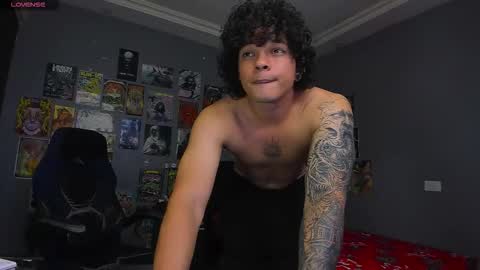 Snapshot of ian_versace chatting on 10-30-25, 05:46 Andres online show from 10-30-25, 05:46