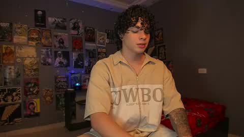 Snapshot of ian_versace chatting on 11-10-25, 06:18 Andres online show from 11-10-25, 06:18