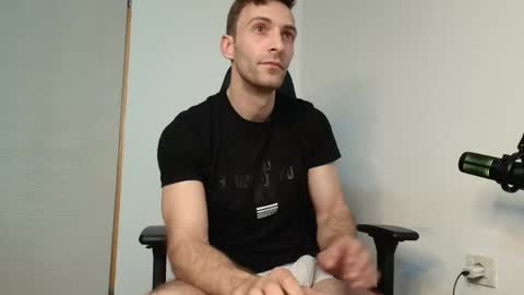 Snapshot of ianandersson27 chatting on 04-28-26, 05:01 Ian Andersson online show from 04-28-26, 05:01