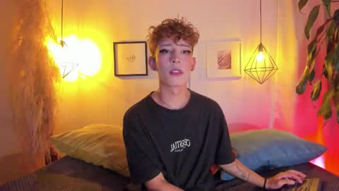 ian  online show from 10-10-25, 03:38