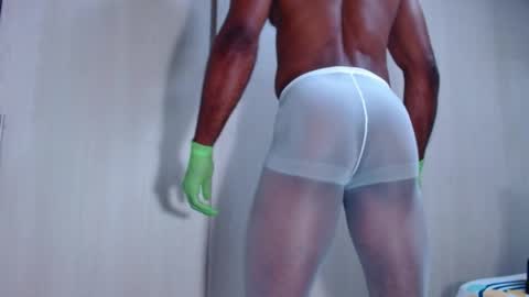 Snapshot of ianrashatxxx chatting on 05-16-26, 11:03 Ian Rashad online show from 05-16-26, 11:03