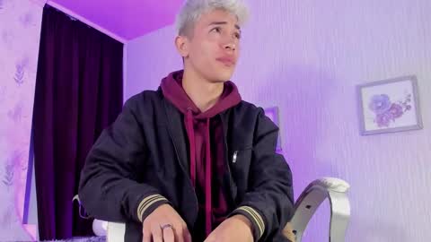 Snapshot of ianwayne_ chatting on 02-20-25, 12:25 Andrew online show from 02-20-25, 12:25