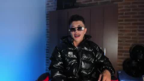 Snapshot of ianwayne_ chatting on 12-20-25, 12:29 Andrew online show from 12-20-25, 12:29