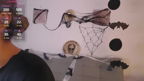 Snapshot of ice_y_abigail chatting on 10-23-25, 12:15 ice_y_abigail online show from 10-23-25, 12:15