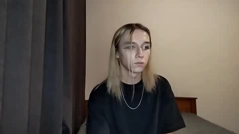 Jade online show from 11-19-25, 01:33