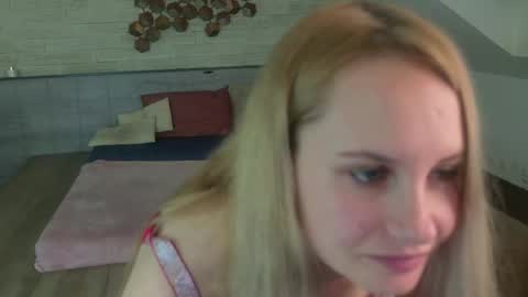Ice Blue online show from 05-18-26, 06:58