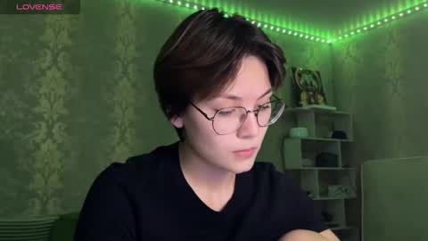 Snapshot of iceeheart chatting on 03-24-26, 05:40 Ksenia online show from 03-24-26, 05:40