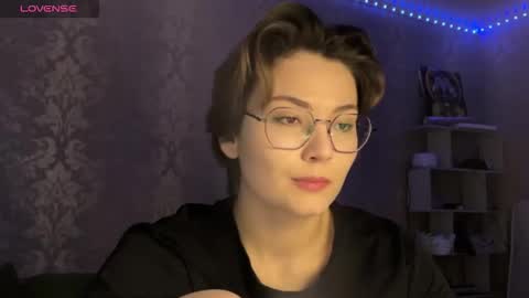 Snapshot of iceeheart chatting on 04-16-26, 04:19 Ksenia online show from 04-16-26, 04:19
