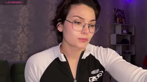 Snapshot of iceeheart chatting on 05-09-26, 02:22 Ksenia online show from 05-09-26, 02:22