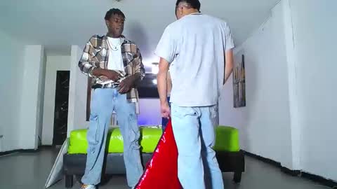 Snapshot of icevermilk chatting on 10-01-25, 12:55 THOMAS AND DAMIAND online show from 10-01-25, 12:55