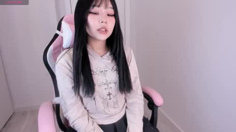 Hitomi   online show from 12-24-24, 06:55