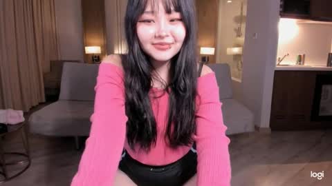 Hitomi   online show from 03-08-25, 01:25