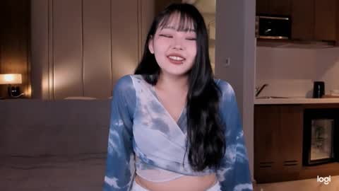 Hitomi   online show from 03-09-25, 01:59