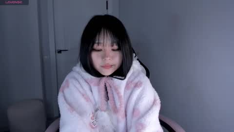 Hitomi   online show from 11-06-25, 01:28