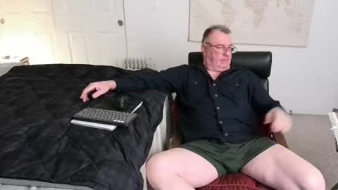 Snapshot of icihristopher chatting on 10-31-25, 01:23 Christopher online show from 10-31-25, 01:23