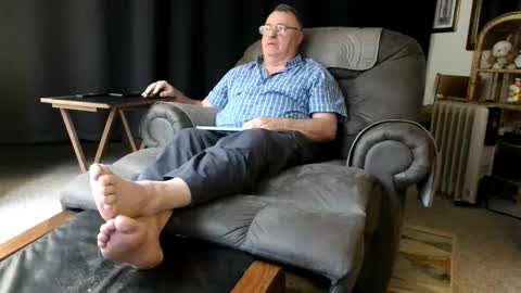 Snapshot of icihristopher chatting on 11-07-25, 10:10 Christopher online show from 11-07-25, 10:10