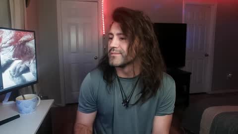 Snapshot of icy_ivy chatting on 01-20-25, 11:56 Ivan online show from 01-20-25, 11:56