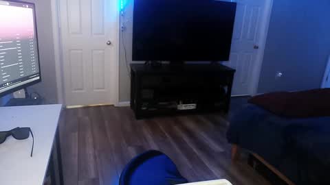 Snapshot of icy_ivy chatting on 01-31-25, 04:17 Ivan online show from 01-31-25, 04:17