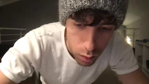 Snapshot of icyninesix chatting on 12-19-24, 06:34 icyninesix online show from 12-19-24, 06:34