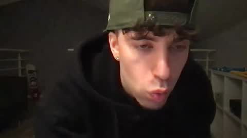 Snapshot of icyninesix chatting on 01-01-25, 10:35 icyninesix online show from 01-01-25, 10:35