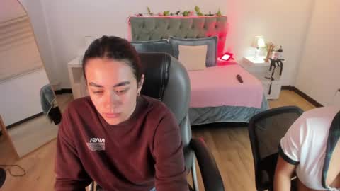 Icy online show from 06-15-26, 12:07