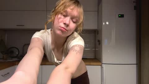 Sarah online show from 04-08-26, 04:18