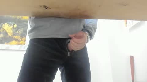 idfunguy2023 online show from 12-04-25, 02:21