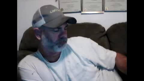 Snapshot of idkwhyidothis348732 chatting on 01-08-25, 01:42 idkwhyidothis348732 online show from 01-08-25, 01:42