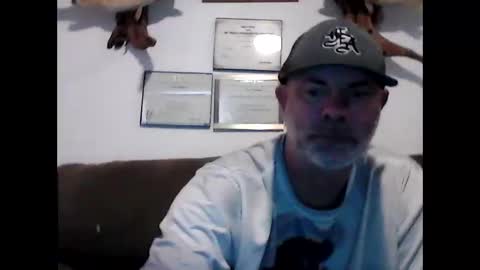 Snapshot of idkwhyidothis348732 chatting on 02-15-25, 05:28 idkwhyidothis348732 online show from 02-15-25, 05:28