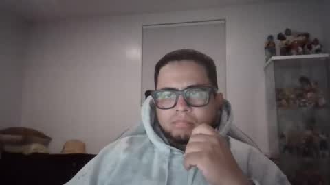 idoyourmom online show from 11-18-25, 04:06