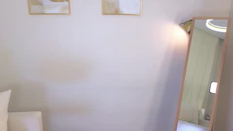 Lisa online show from 09-18-25, 08:16