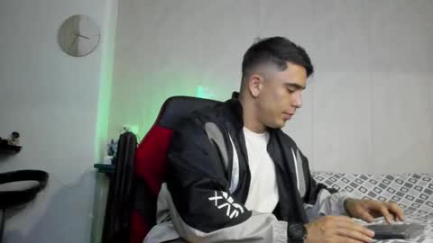 Snapshot of igor_scott chatting on 12-27-24, 01:11 Igor scott online show from 12-27-24, 01:11