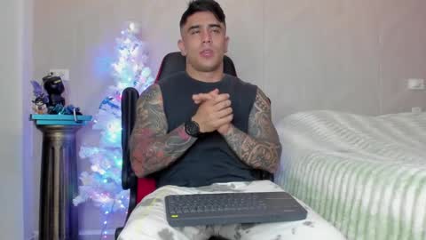 Snapshot of igor_scott chatting on 12-31-24, 02:19 Igor scott online show from 12-31-24, 02:19