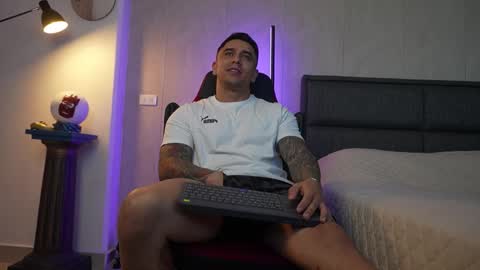 Snapshot of igor_scott chatting on 09-16-25, 02:01 Igor scott online show from 09-16-25, 02:01