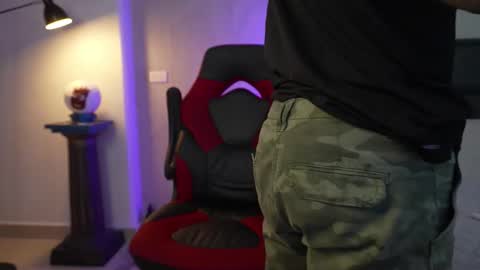 Snapshot of igor_scott chatting on 09-17-25, 11:50 Igor scott online show from 09-17-25, 11:50