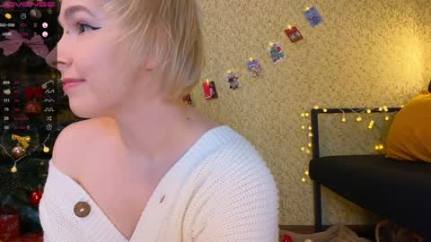 Emmy  help me reach 100 thumbs up online show from 12-26-24, 06:22