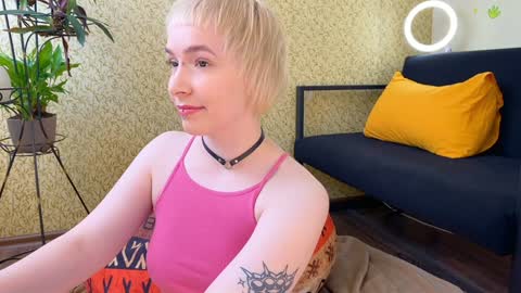 Emmy  help me reach 100 thumbs up online show from 02-08-25, 10:07