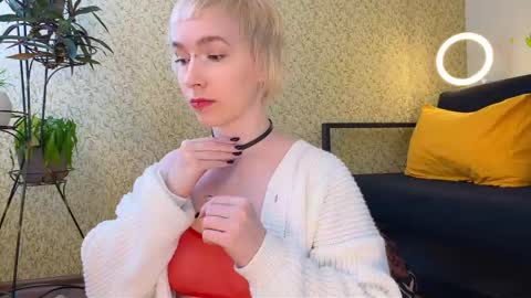 Emmy  help me reach 100 thumbs up online show from 02-18-25, 09:54