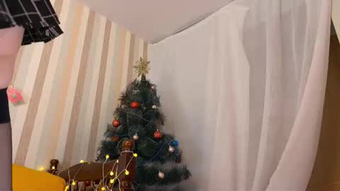 Emmy  help me reach 100 thumbs up online show from 01-09-26, 09:38