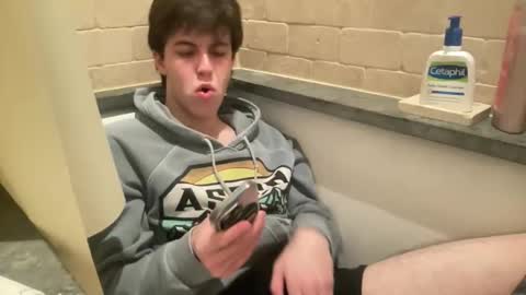 Snapshot of ihatethatcuteguy chatting on 02-05-26, 05:01 All American Jock online show from 02-05-26, 05:01