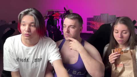 Julia and Mira online show from 12-19-24, 08:44