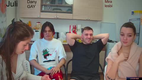 Julia and Mira online show from 01-09-25, 10:31