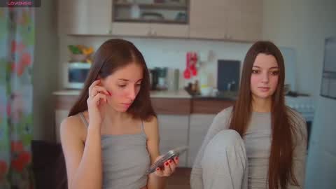 Julia and Mira online show from 02-23-25, 12:16