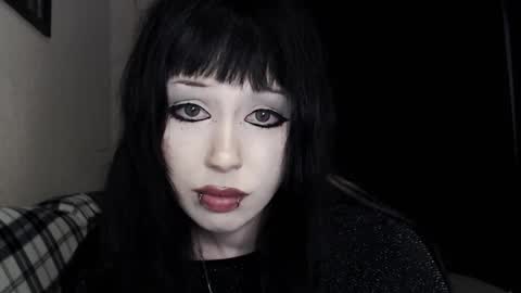 Snapshot of iiiiiiis chatting on 10-11-25, 09:24 iiiiiiis online show from 10-11-25, 09:24