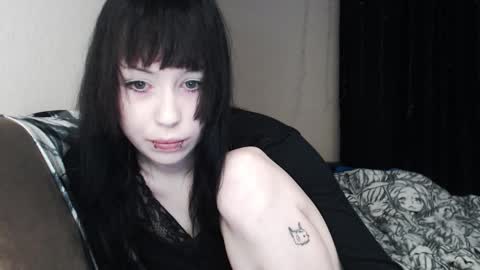 iiiiiiis online show from 01-05-26, 05:27