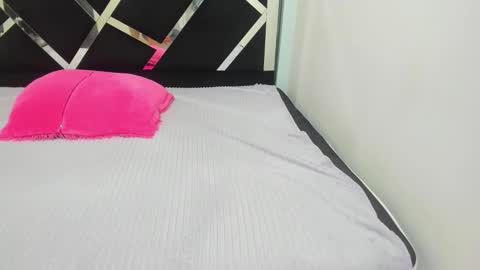 Snapshot of iisabella_noa chatting on 09-22-25, 12:29 Isabella online show from 09-22-25, 12:29