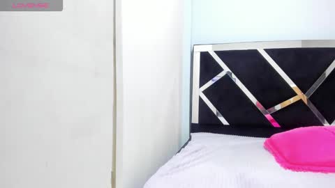 Snapshot of iisabella_noa chatting on 10-27-25, 05:50 Isabella online show from 10-27-25, 05:50