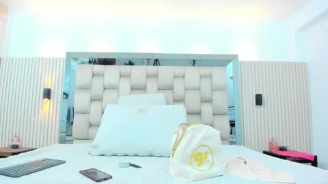 ikia lopez online show from 12-22-25, 07:33