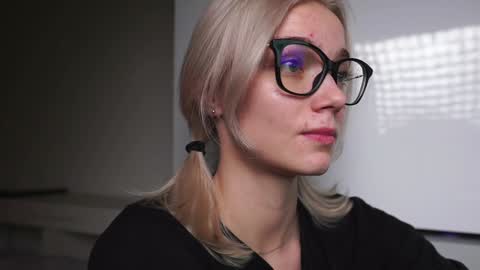 ileanacampbel online show from 12-12-24, 07:52